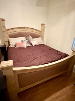 Ornate king-sized bedroom set