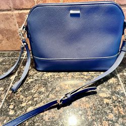 NAVY NEW PURSE*NEVER CARRIED*MINT