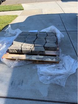 Retaining wall blocks