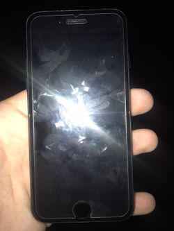 iPhone 7 locked 100$ today come to me