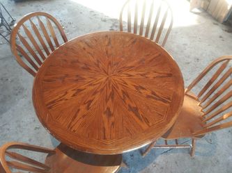 Table with 4 chairs