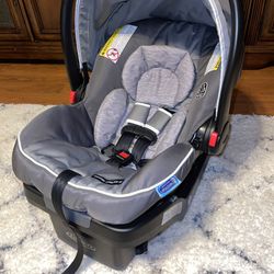 Graco Car seat With Base 