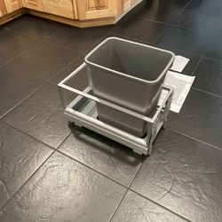 Pull Out Garbage Can Rev-A-Shelf