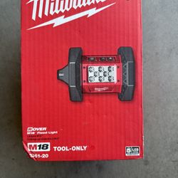 Milwaukee M18 ROVER 18-Volt Lithium-Ion Cordless 1500 Lumens LED Flood Light (Tool-Only)