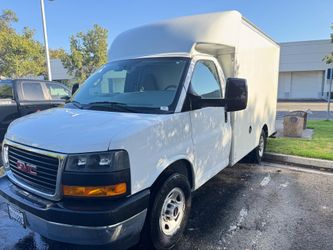 2022 GMC Savana 3500 Cutaway Box Truck – 26K Miles – Clean Title