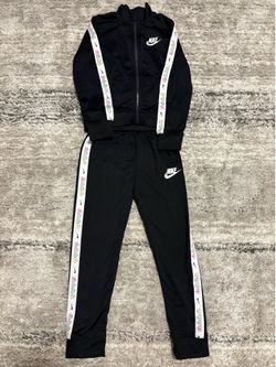 Girls Nike set size 6T