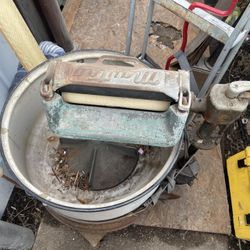 Antique Maytag Washing Machine 