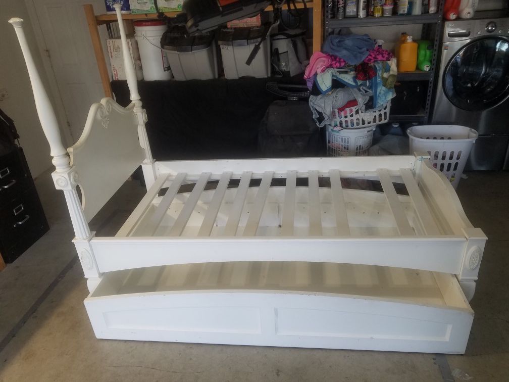 Double twin bed frame