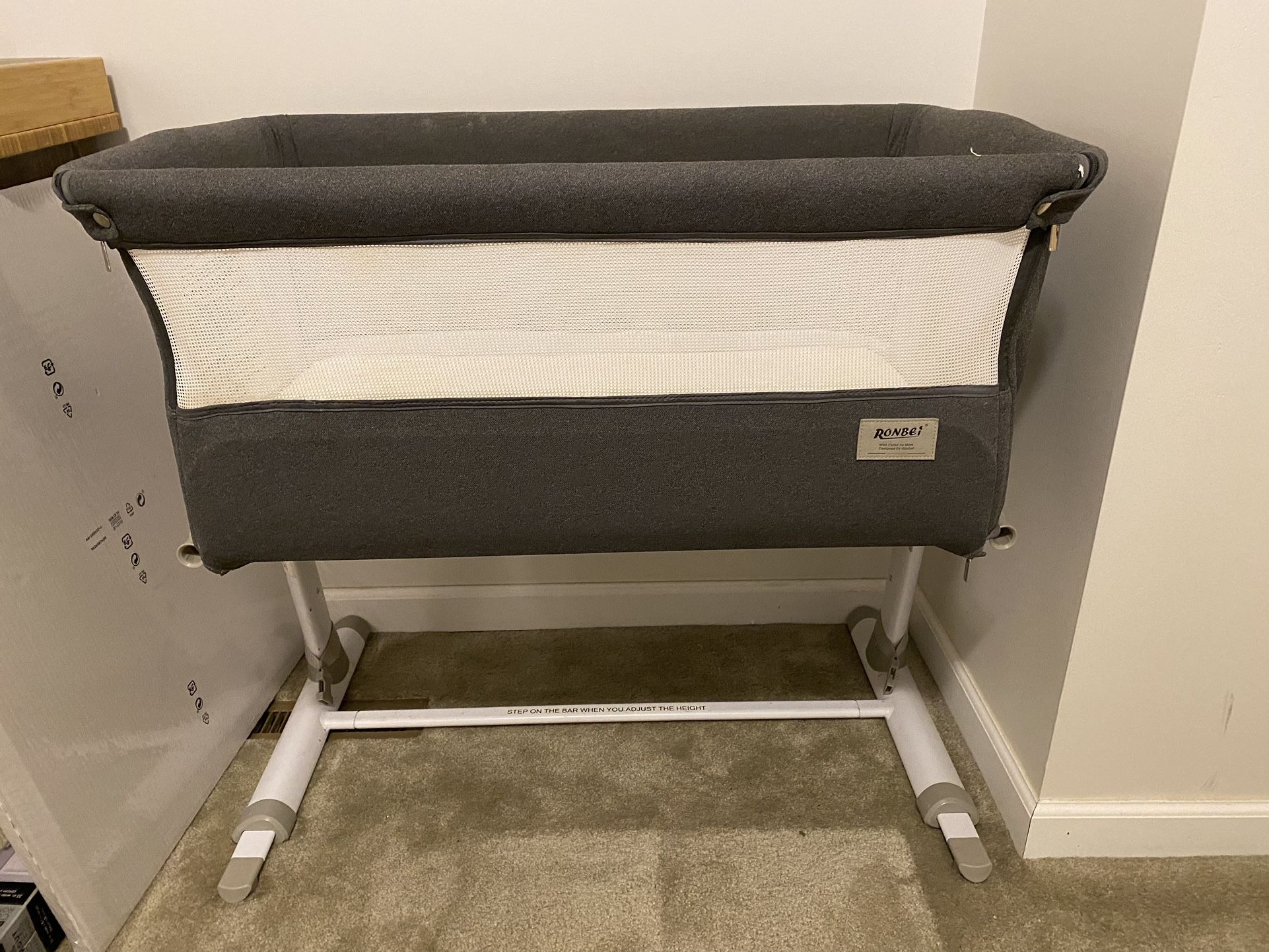 Ronbei Bed Side Bassinet