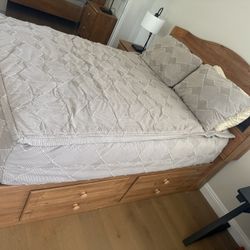 Full Si3 Bed With Headboard Hutch & 2 Drawers, 6 Drawer Dresser With Mirror & 1 End Table With 2 Drawers 
