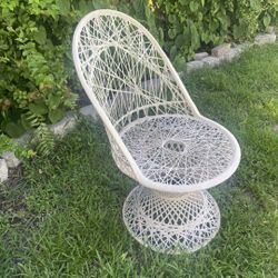 MidCentury Woodard Fiberglass Spun Chair