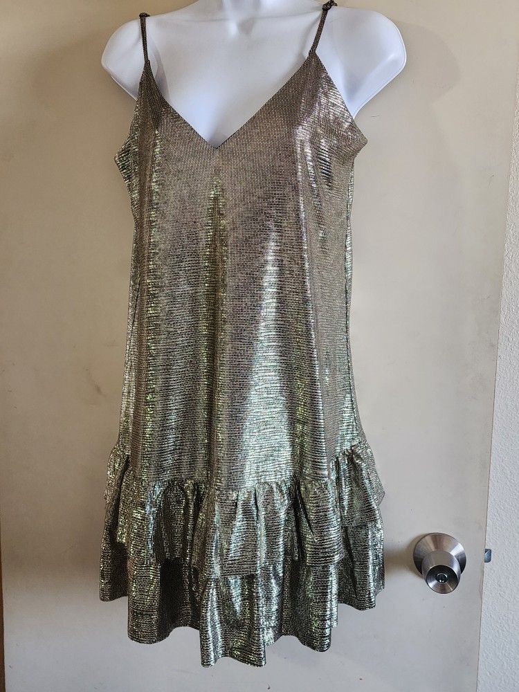 DRESS SIZE S, NEVER WORN.