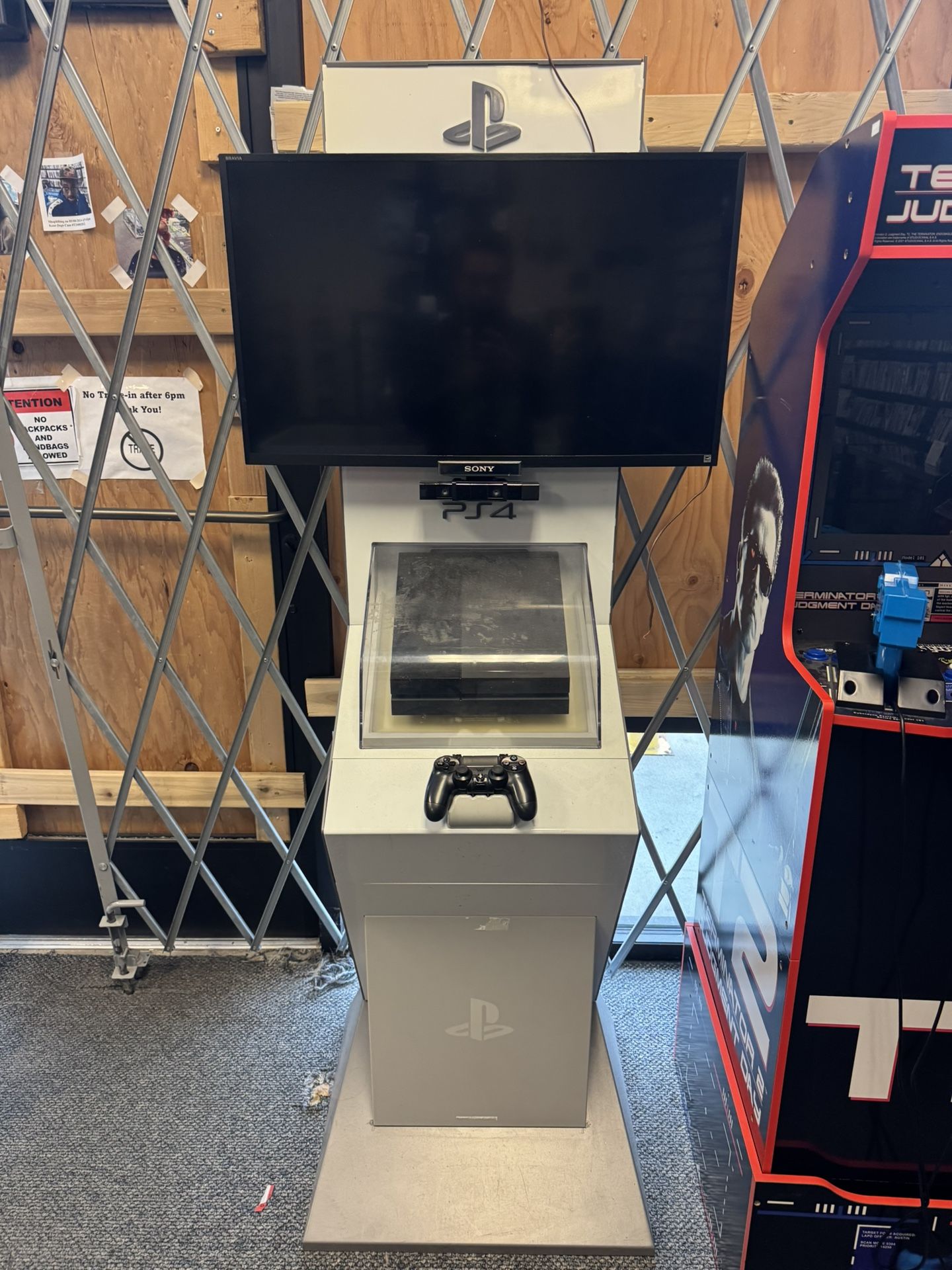 360 Xbox And PS4 Gaming Kiosks And 1up Arcades