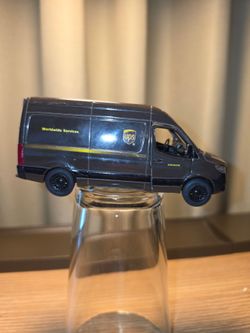 Kinsmart UPS DIE-CAST 1/48 MERCEDES BENZ SPRINTER Delivery truck