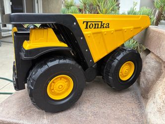 Tonka Large Steel Heavy Duty Toughest Mighty Dump Truck