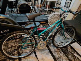 MAGNA Glacier Point mountain bike 26 inch 12 speed very good condition