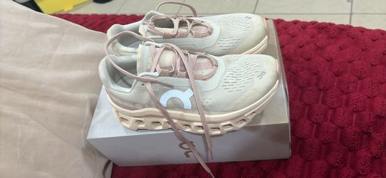 On cloud women shoes
