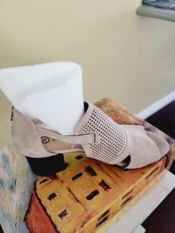 Bella Vita Open Toe Bootie Sandles 7/12 W