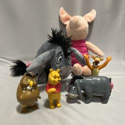 "Winnie the Pooh Lot - 6 Toys & Plush"