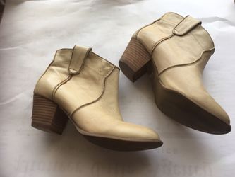 Ladies ALDO Boots - Size 8.5