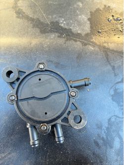 Vacuum fuel pump