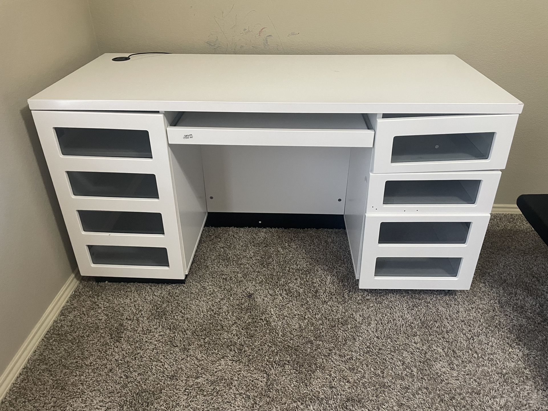 White HEAVY DESK