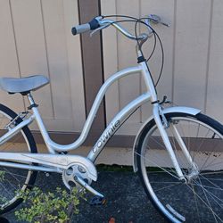 Electra Townie Hybrid Bike 