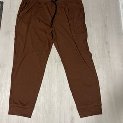 Brand Mew Men Jogger Pants 