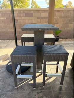 Babmar Bistro set with 4 barstools