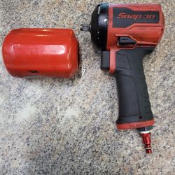 Snap on PT338 3/8" Drive Stubby Air Impact Wrench (Red)