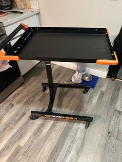 Gearwrench adjustable mechanics work table