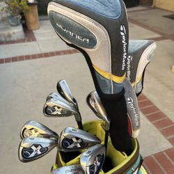 Complete Golf Club For Ladies (RH)Callaway Iron Set With Taylormade Driver And Wood,putter And Golf Cart Bag Included 
