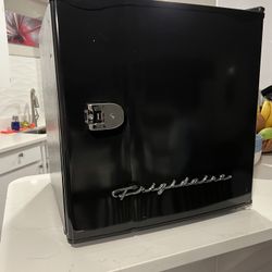 Used Mini fridge - Frigidaire