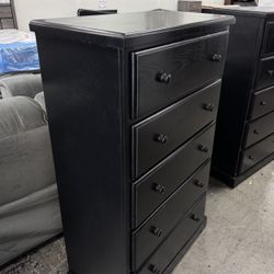 NEW NUEVO Black Dresser,  Solid Wood,Pine Dresser Chest, Large Drawers, 5 Drawers
