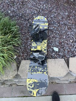 110 Cm Snow Board And Bindings