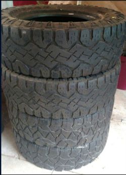 275/70/18 (4) Tires