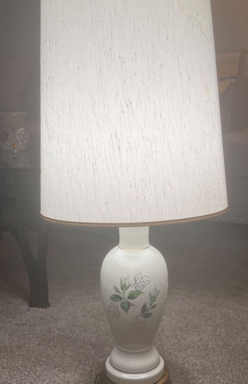 Antique style Lamp - Works Great $20 OBO