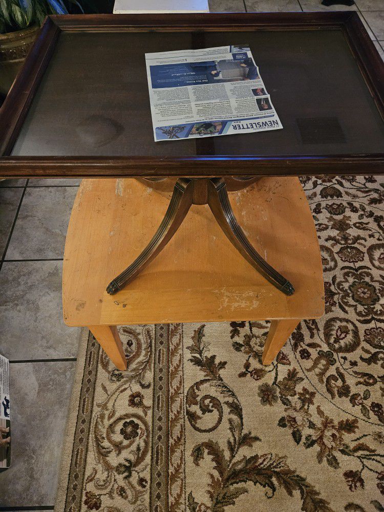 Clawfoot Coffee Table With Glass Tray 