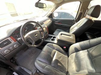 2009 chevy tahoe clean title 4WD