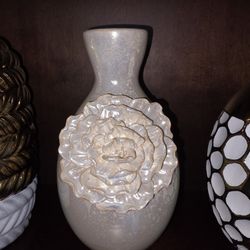 Pearl White Vase $6