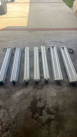 4’ shop lights