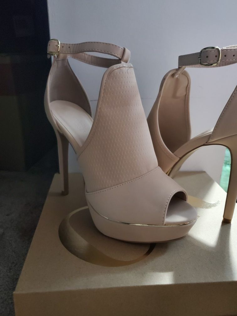 Brand new Nude heels size 8