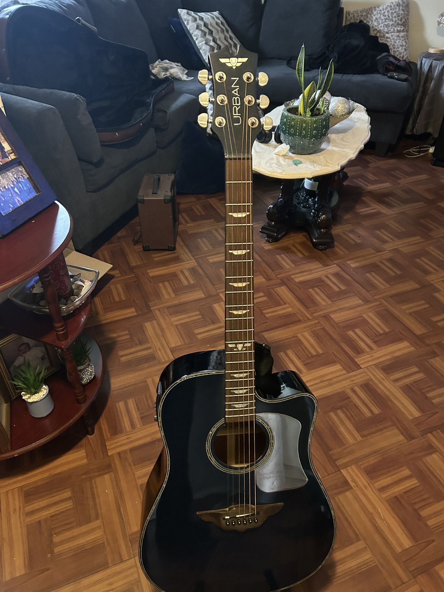 Keith Urban Night Start  White Acoustics Guitar 