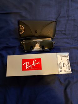 Ray Ban Wayfarer sunglasses