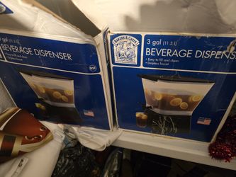 2 Beverage Dispensers