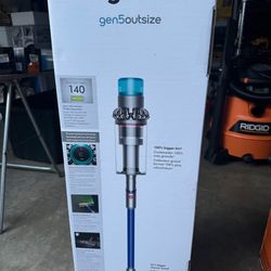 Dyson - Gen5outsize Cordless Vacuum with 8 accessories - Nickel/Blue