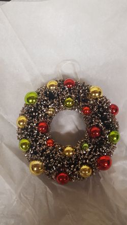 Hanging mini wreath