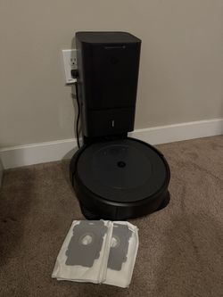 Roomba IRobot i4 With Clean Base + 2 trash bags
