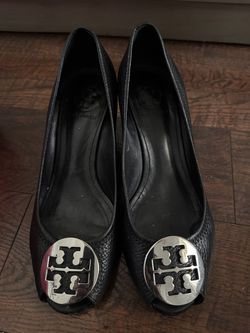Black Tory Burch pumps