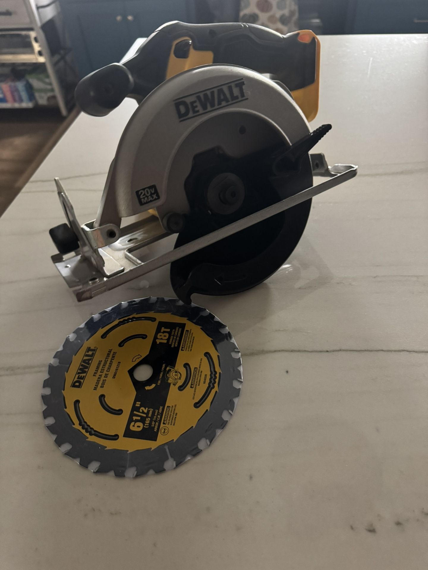 DEWALT 20V CIRCULAR SAW (Tool only)